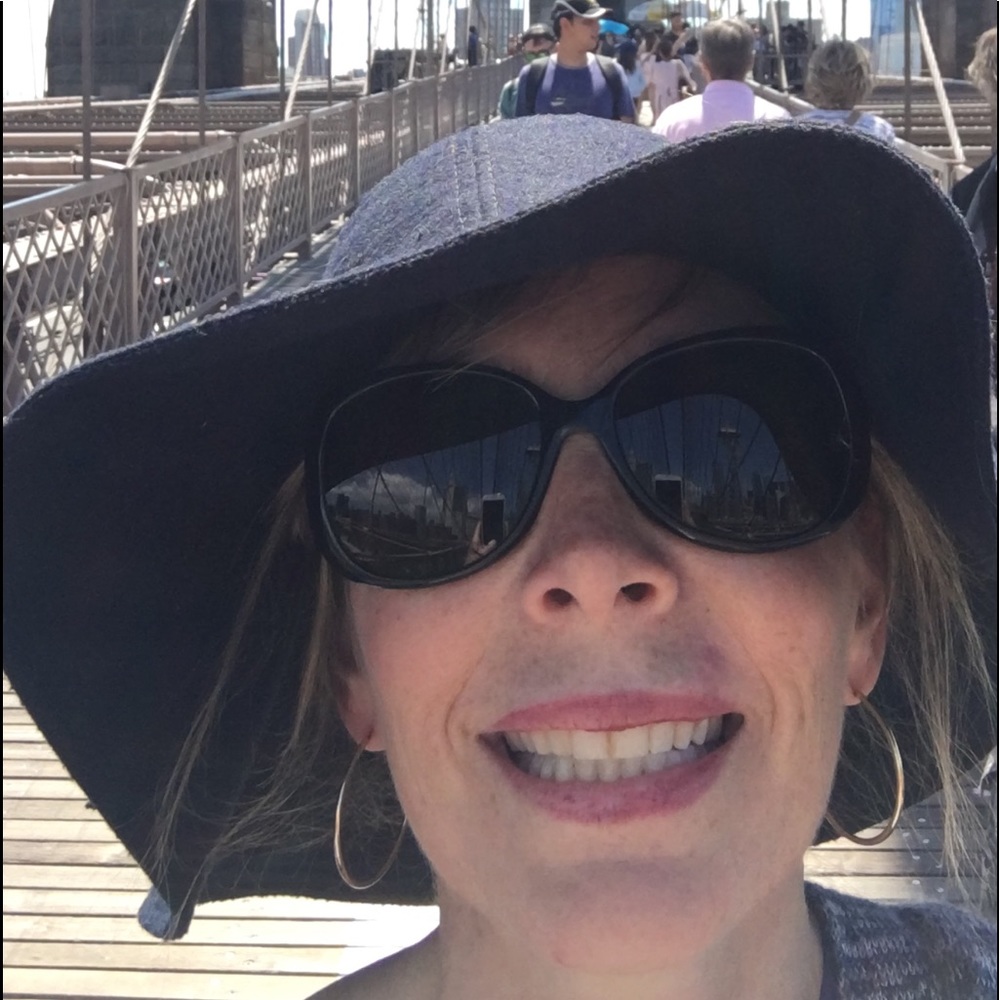 Meet your Posher, Laurie